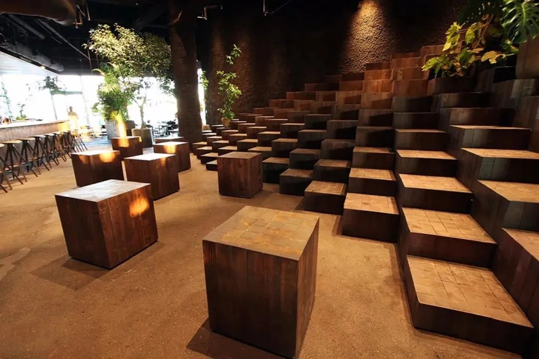 快餐这个日本餐饮空间设计，带你来到热带丛林
