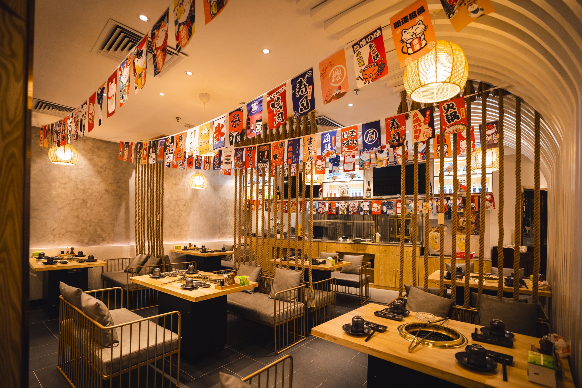 快餐如何通过深圳餐饮空间设计来确定餐厅的装修风格？