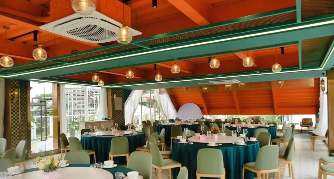 快餐将色彩碰撞到底，看这家深圳餐饮空间设计如何诠释独特的摩洛哥风情
